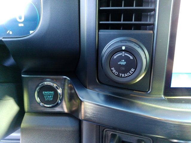 2025 Ford Super Duty F-350® Lariat®