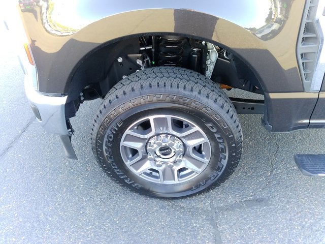 2025 Ford Super Duty F-350® Lariat®