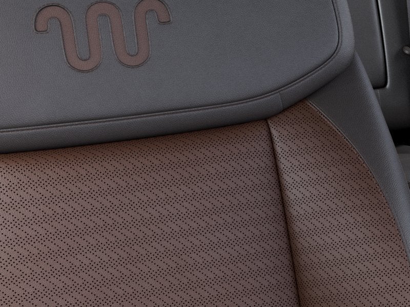2027 Ford Super Duty F-350 SRW F-350® King Ranch®