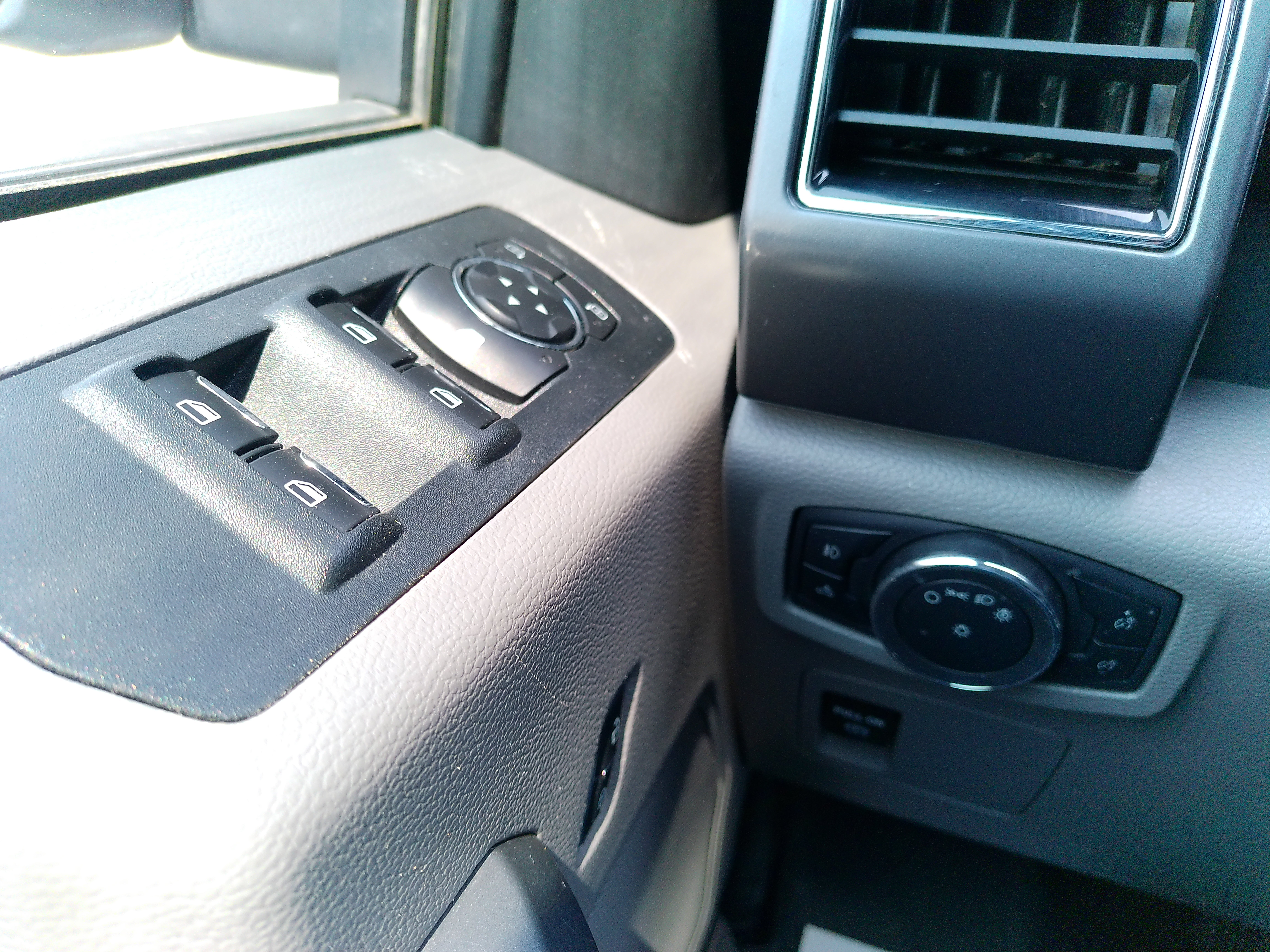 2018 Ford F-150 BASE