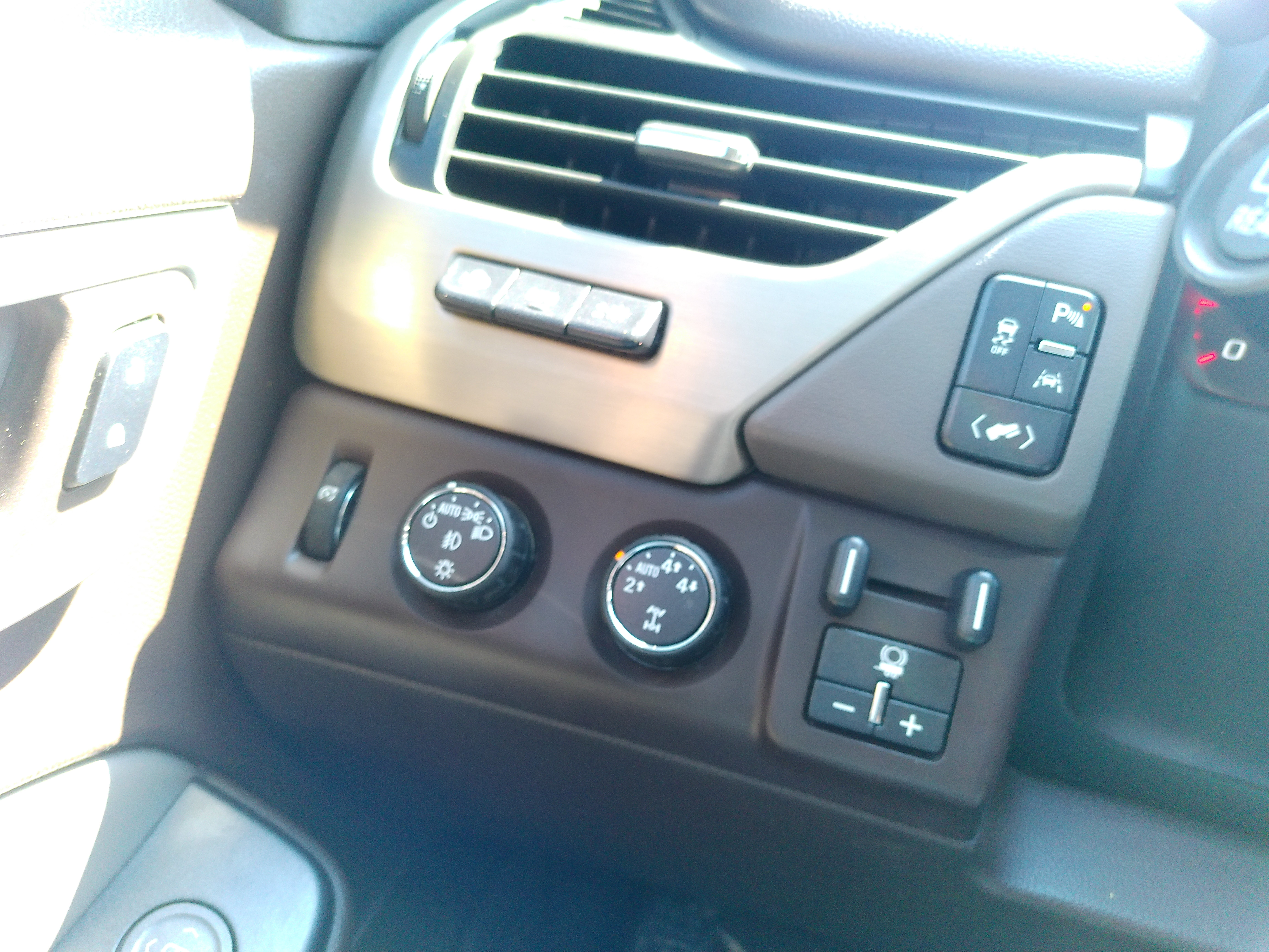 2016 GMC Yukon XL Base