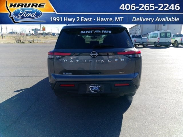 2025 Nissan Pathfinder SV