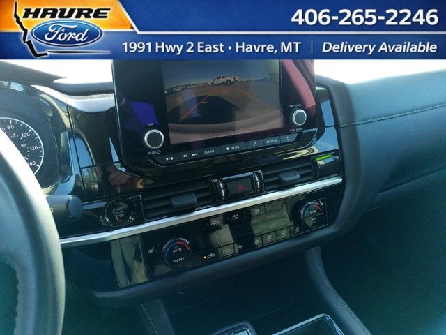 2025 Nissan Pathfinder SV