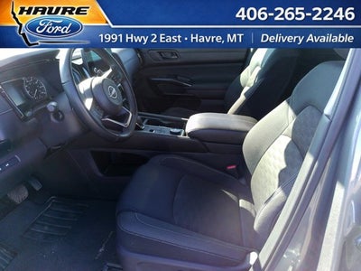 2025 Nissan Pathfinder SV