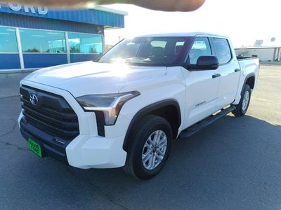 2025 Toyota Tundra 4WD SR5